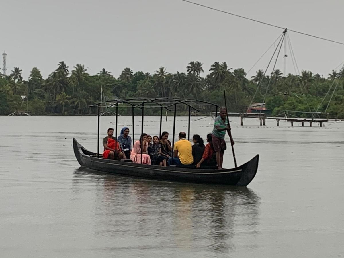 Kallanchery Retreat Kochi Ngoại thất bức ảnh