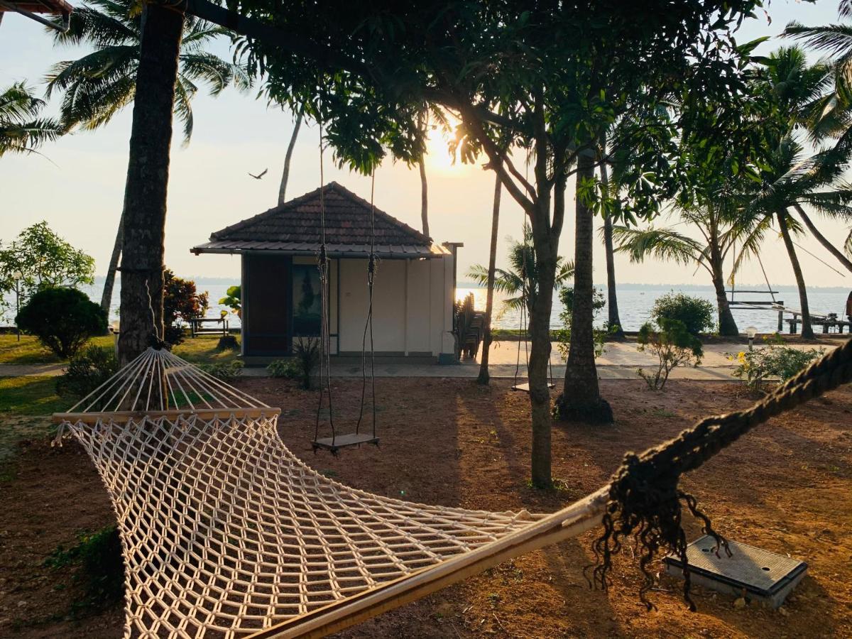 Kallanchery Retreat Kochi Ngoại thất bức ảnh