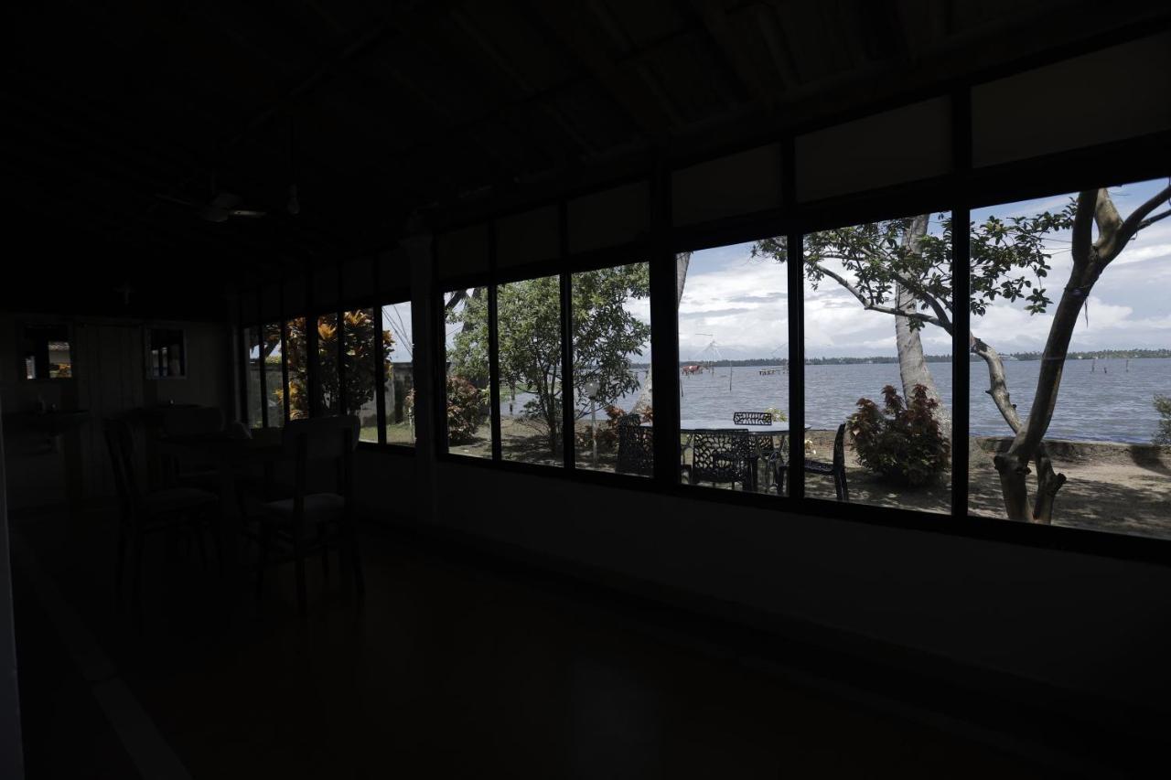Kallanchery Retreat Kochi Ngoại thất bức ảnh
